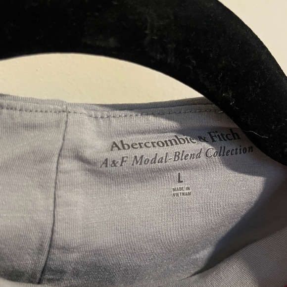 Abercrombie & Fitch Ruched Shell Top - Picture 3 of 5